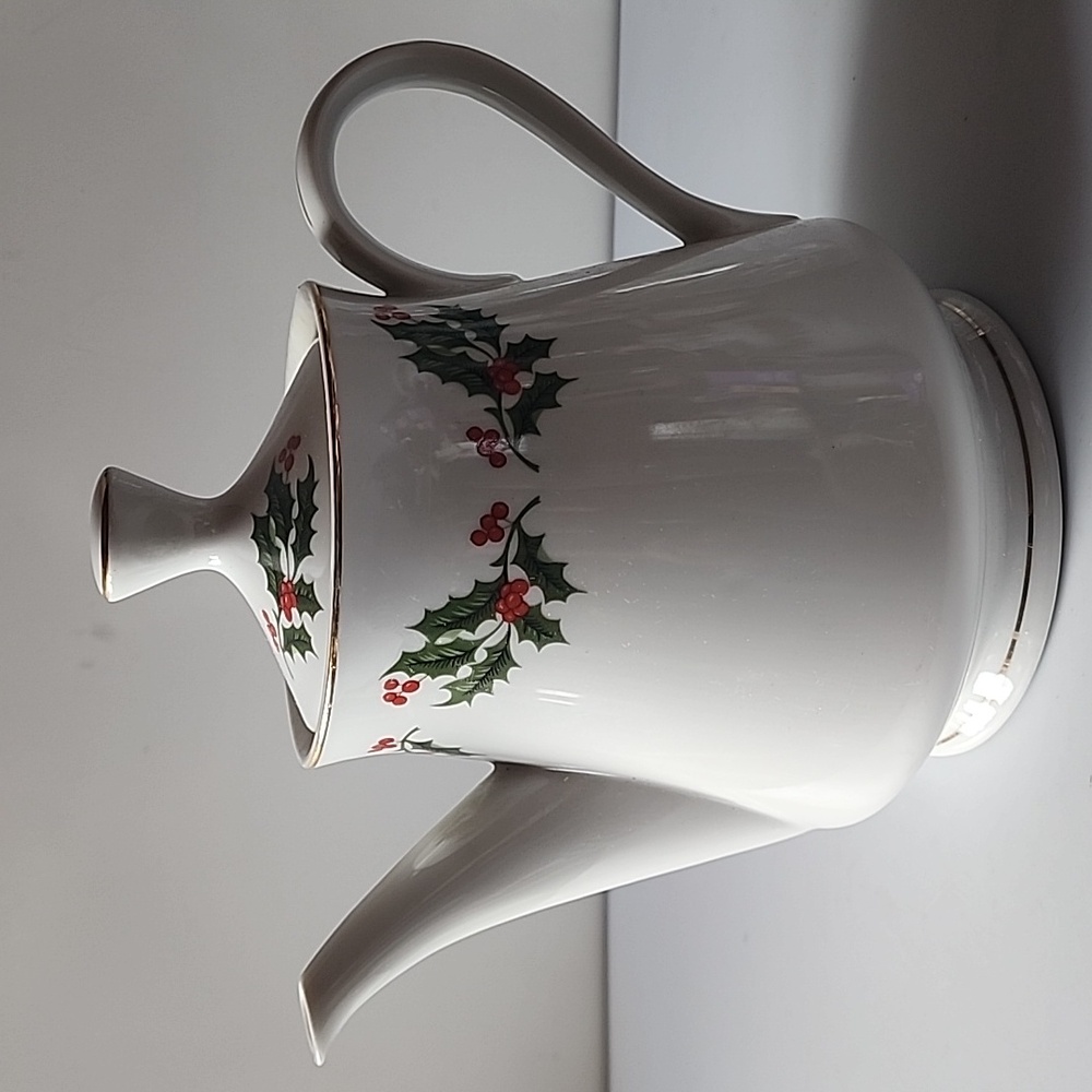 Porcelain Christmas Holly Berry Design Tea Pot. Made In Japan